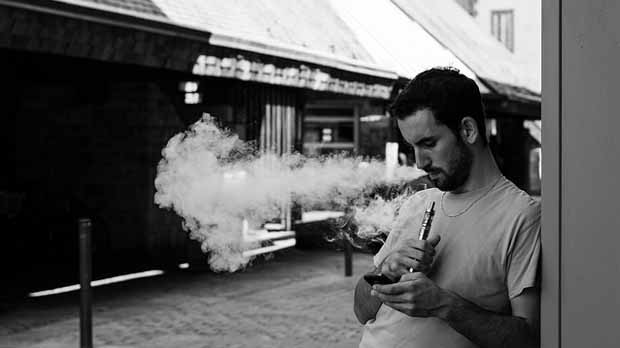 e-cigarette vaper