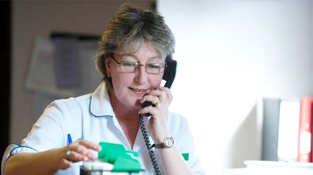 Nurse talking to patient on the phone