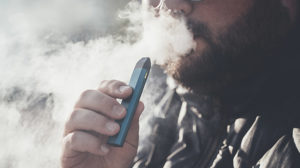 A man vaping