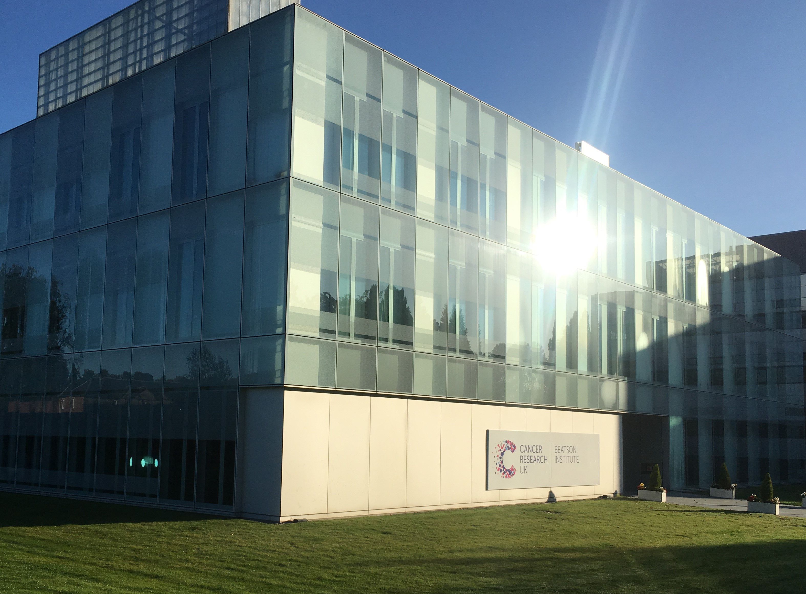 An exterior shot of the Cancer Research UK Beatson Institute in Glasgow, Scotland